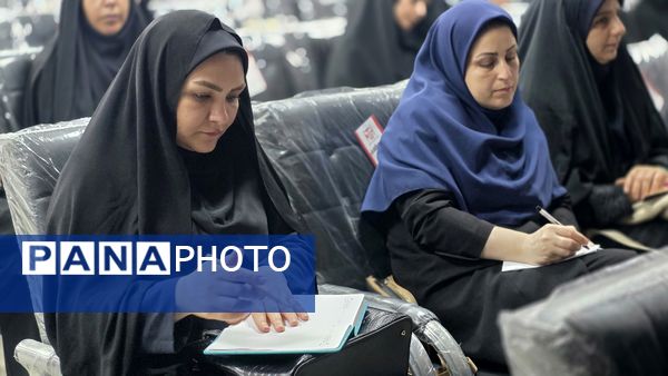 کارگاه مقاله‌نویسی آموزش‌دهندگان سوادآموزی در قائمشهر