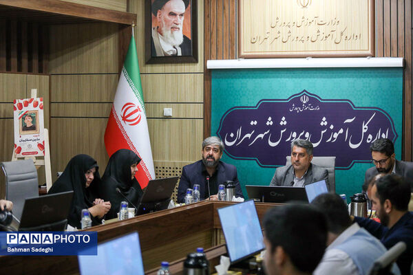 مراسم تجلیل از دانش آموز خبرنگاران شهر تهران