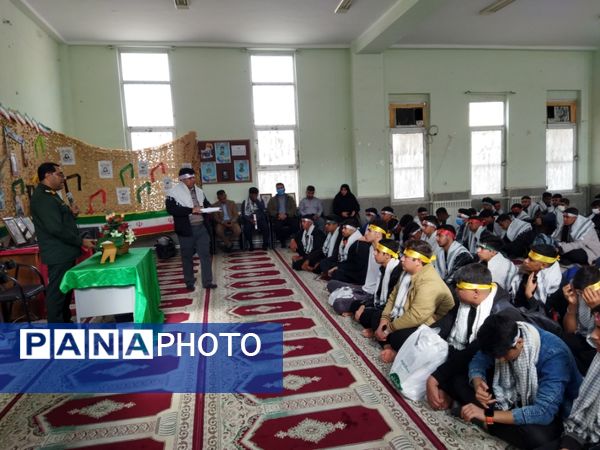 اعزام دانش‌آموزان پسر متوسطه دوم حاجی‌آباد به کربلای‌ایران