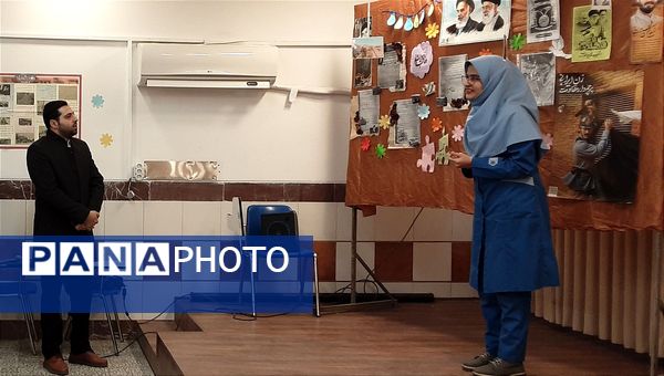 بازدید از غرفه‌های مدرسه انقلاب دبیرستان فرزانگان قائمشهر