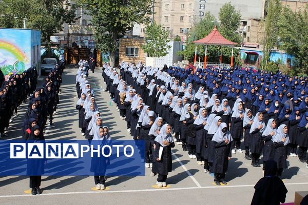 برگزاری انتخابات همیار مشاوران دبیرستان حضرت معصومه(س) ناحیه چهار کرج 