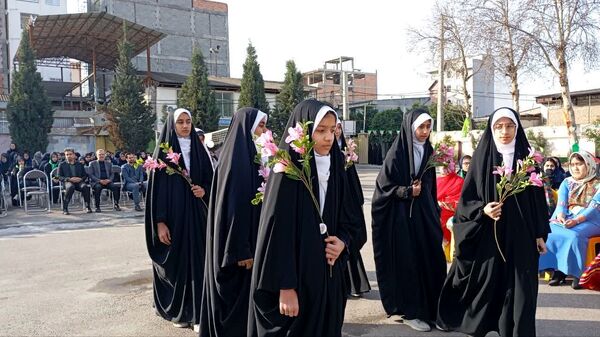 همایش ایرانمون در مدرسه زینب کبری