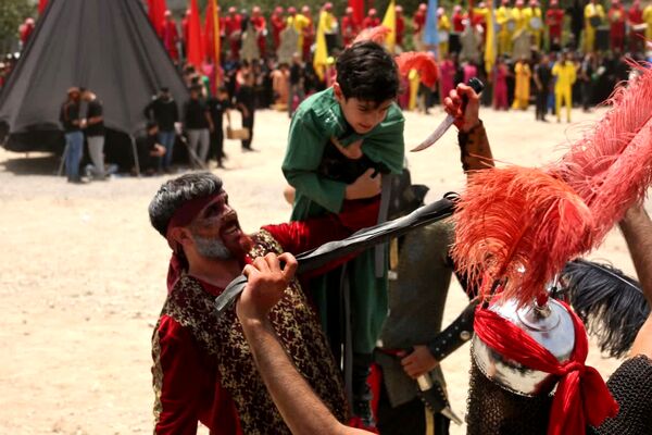 مراسم خیمه سوزی هیات «خیام الحسین» در قم