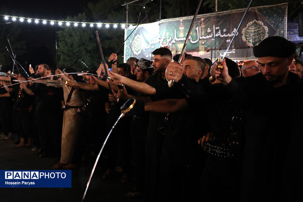 عزاداری شب عاشورا در محله دولت آباد تهران