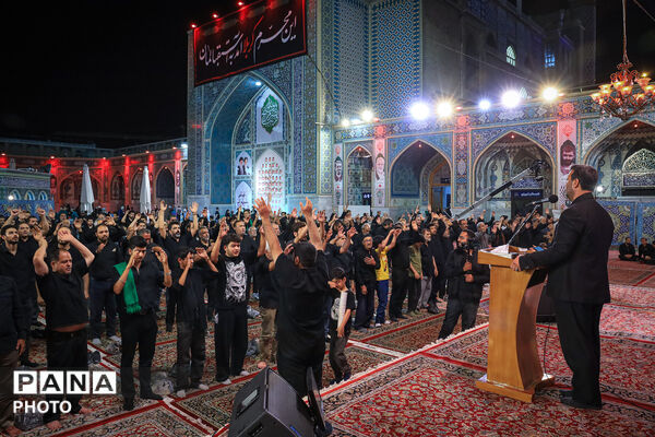 عزاداری سنتی شب هشتم محرم در «حسینیه حرم»