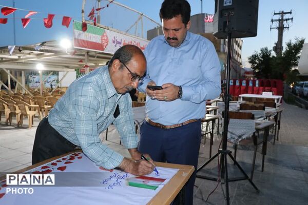 همه پای کار شهدا؛ از دانش‌آموزان تا مدیرکل در موکب نایب‌الشهید یزد