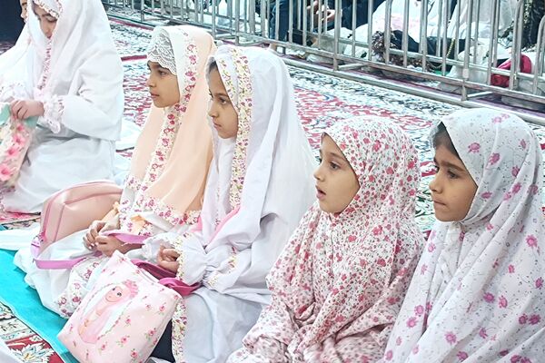 برگزاری جشن ۱۰۰۰ دانش‌آموز دختر روزه اولی در شیراز
