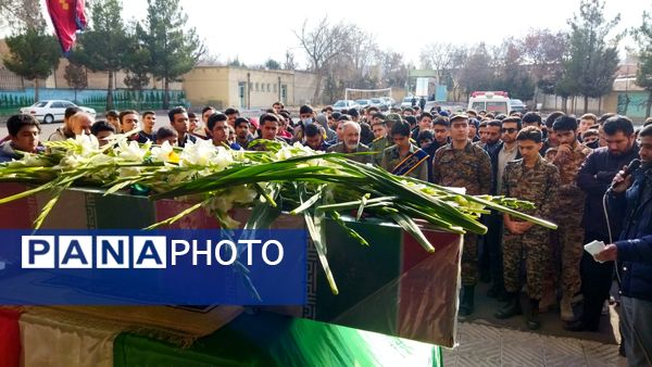 وداع شور انگیز با شهید گمنام در مدارس شهرستان اسکو