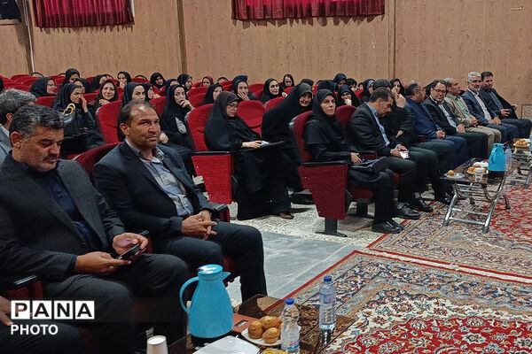 کارکنان اداره‌کل آموزش و پرورش خراسان شمالی 