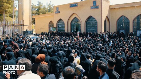 دیار آریوبرزن، پیکر فرزند دلیر خود را در آغوش گرفت