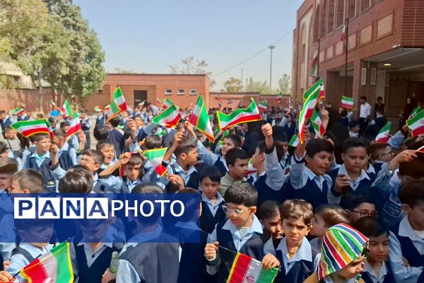 فرزند شهید این بار به گونه ای دگر راهی مدرسه شد