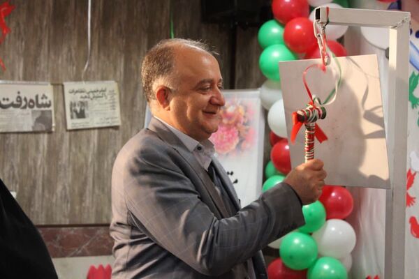 آئین متمرکز استانی نواختن زنگ انقلاب در دبیرستان دخترانه شرافت ناحیه ۱ کرج