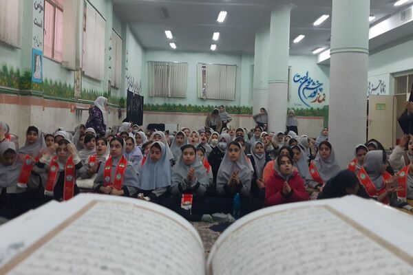 جشن ولادت امام علی(ع) در مدرسه شهید آقچه‌لو رباط‌کریم