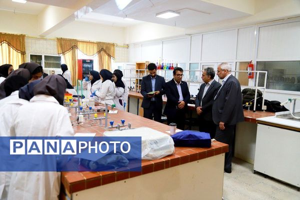 دوره‌های آموزشی هشتمین کارسوق ملی مهندسی ژنتیک در زنجان