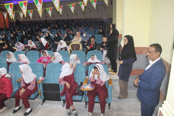 جشن دانش‌آموزان مدارس استثنایی شهرستان بوشهر به‌مناسبت میلاد حضرت زهرا (س) و روز مادر