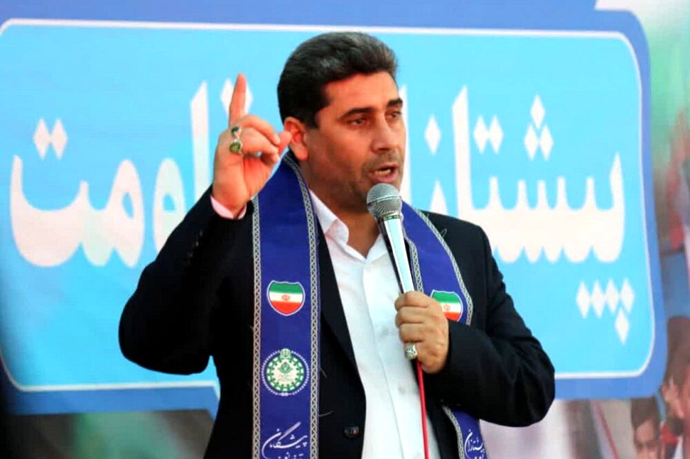 دانش‌آموزان یاوران واقعی انقلاب اسلامی هستند