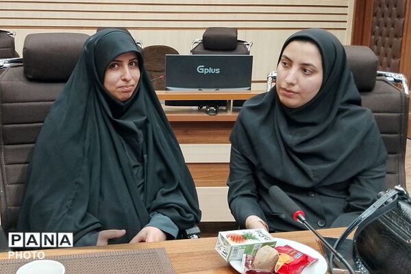 مراسم تجلیل از معاونین پرورشی مقطع متوسطه ناحیه دو شهرری 