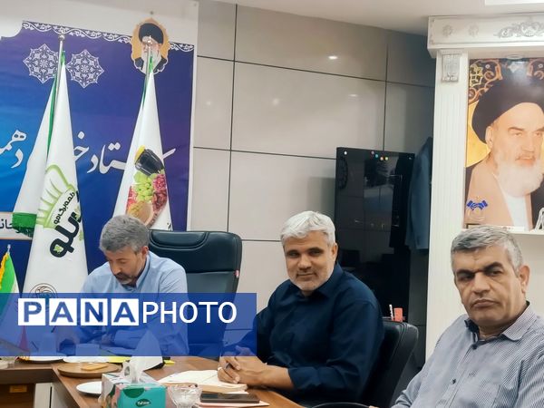 دومین جلسه نشست خبری در مورد جشنواره تاک پلو خلیل اباد