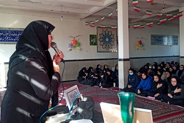 مراسم عزاداری و توزیع نذری به‌مناسبت شهادت حضرت فاطمه زهرا (س) در مدارس شهرستان ورامین
