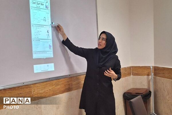 کارگاه آموزشی فراتر از کتاب درسی، در دبیرستان نمونه دولتی ولایت بهارستان‌دو