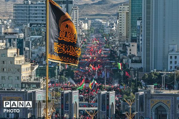 تشییع پیکر رهبر شهید انقلاب در مشهد مقدس-۱
