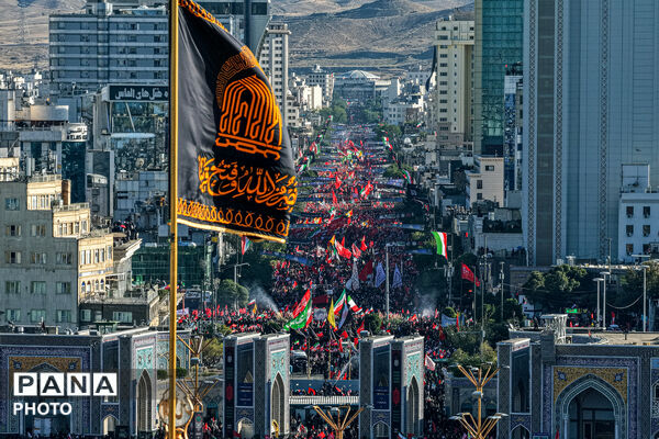 تشییع پیکر رهبر شهید انقلاب در مشهد مقدس-۱
