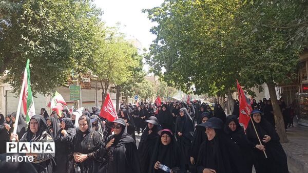 جاماندگان اربعین حسینی هم قدم تا کربلا