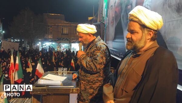 تجدید بیعت مردم نورآباد با رهبر انقلاب در پرتو پرچم متبرک امام رضا(ع)