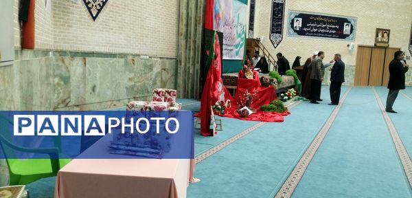 تقدیر از دانش‌آموزان برگزیده ناحیه چهار قم در جشنواره «فردا»