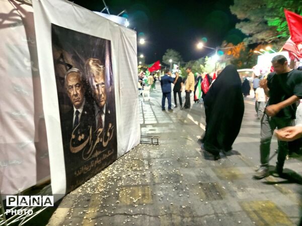 رمی جمرات با سنگ زدن به شیاطین زمان در کاشمر