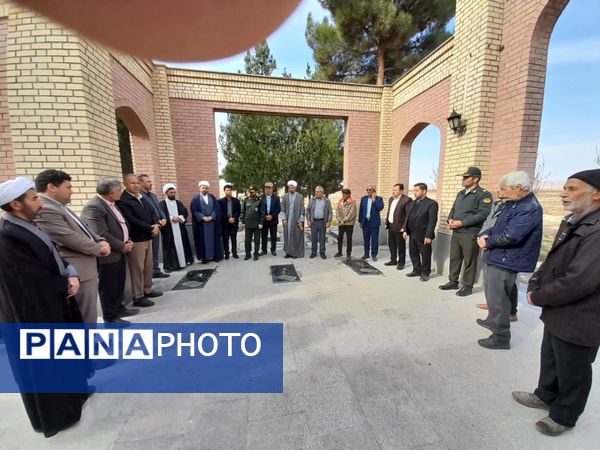 غبارروبی مزار شهدای شهر قاضی و شهر آوا 