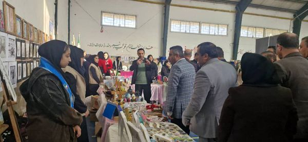 افتتاح نمایشگاه دست‌سازه‌های هنرجویان هنرستان‌های محمودآباد 