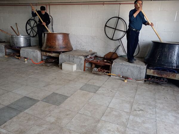 هیئت زنجیرزنی در روستای فیض آباد در صبح عاشورای حسینی 