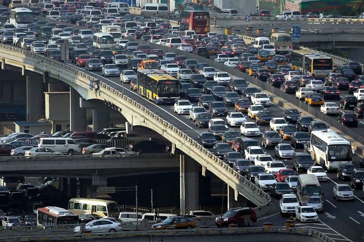 ترافیک سنگین در محورهای منتهی به تهران