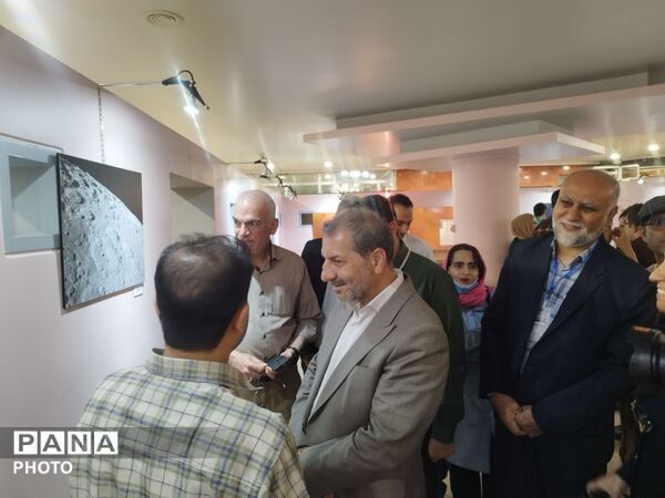 آیین اختتامیه سومین جشنواره ملی نجوم ادیب و افتتاح نمایشگاه آثار درکتابخانه مرکزی اصفهان