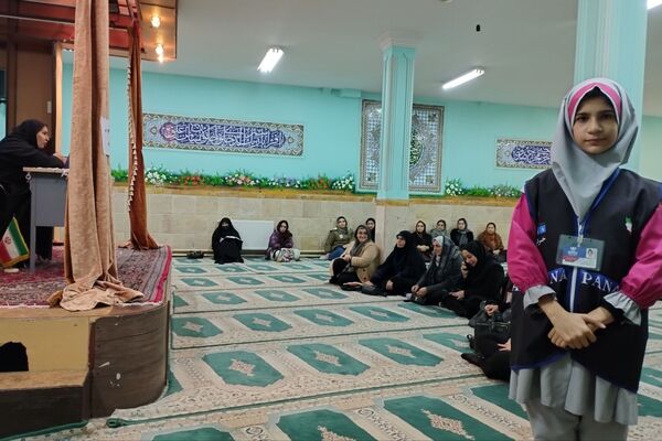 جلسه‌ آموزش خانواده در رباط‌کریم