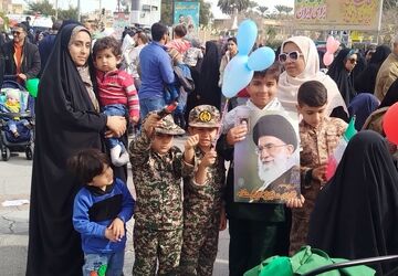 لبیک دانش‌آموزان جهرمی به ندای رهبر مسلمین