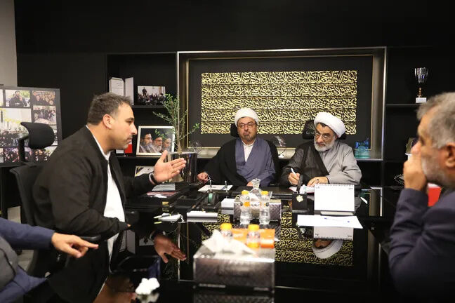 حضور دبیر شورای عالی انقلاب فرهنگی و معاون فرهنگی وزارت ورزش در فدراسیون دوومیدانی