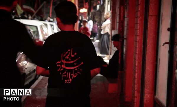 خیابان‌های امشب ؛عزادار حسین (ع)