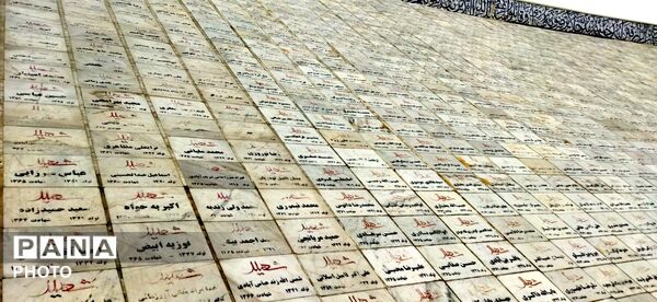 حضور پرشور مردم در موزه دفاع مقدس در روز آزادی خرمشهر؛ اجرای نمایش خیابانی