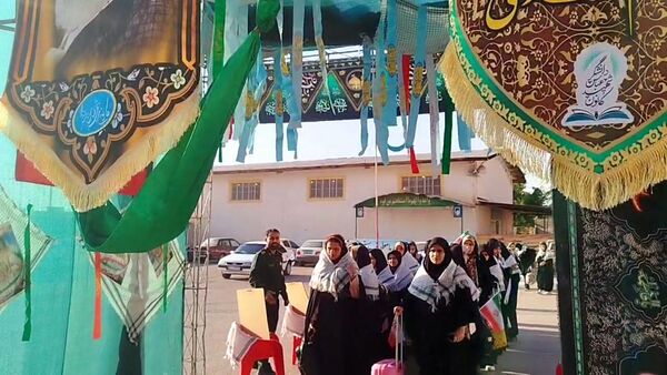 اعزام ۴۰ دانش‌آموز دختر لنده‌ای به مناطق عملیاتی جنوب کشور