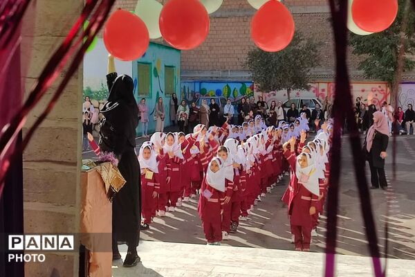زنگِ مهر در بهارستان دو؛ از فرشته‌ها تا شکوفه‌ها