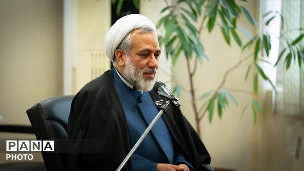بیعت  اعضای شورای دانشگاه آزاد اسلامی استان البرز با سومین رهبر انقلاب اسلامی