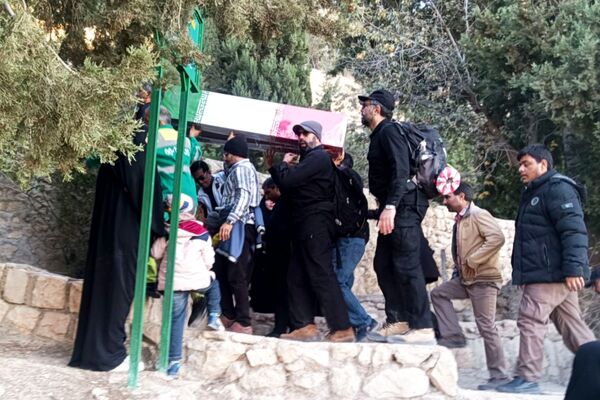 دانش‌آموزان کوهنورد دبستان شاهد حیات زائر شهید گمنام شدند
