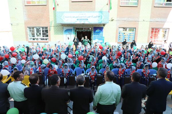 برگزاری مشترک جشن عاطفه‌ها در همدان با مشارکت کمیته امداد و سازمان دانش‌آموزی