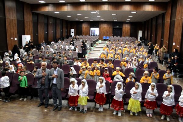 جشنواره هویت ملی اسلامی کودکستان‌های شهرستان گرمه