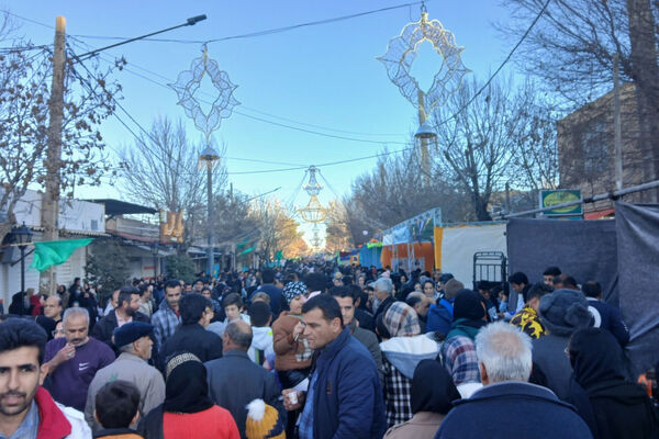 برپایی موکب‌های دانش‌آموزی در آباده برای میلاد جشن موعود
