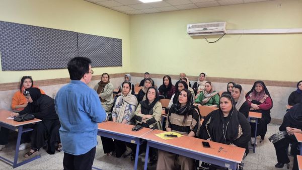 کلاس هوش و مهارت دانش آموزان و اولیای پایه اول در آمل