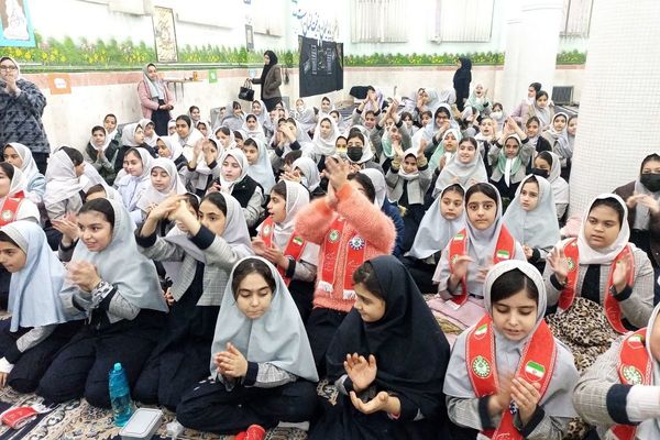 جشن ولادت امام علی(ع) در مدرسه شهید آقچه‌لو رباط‌کریم