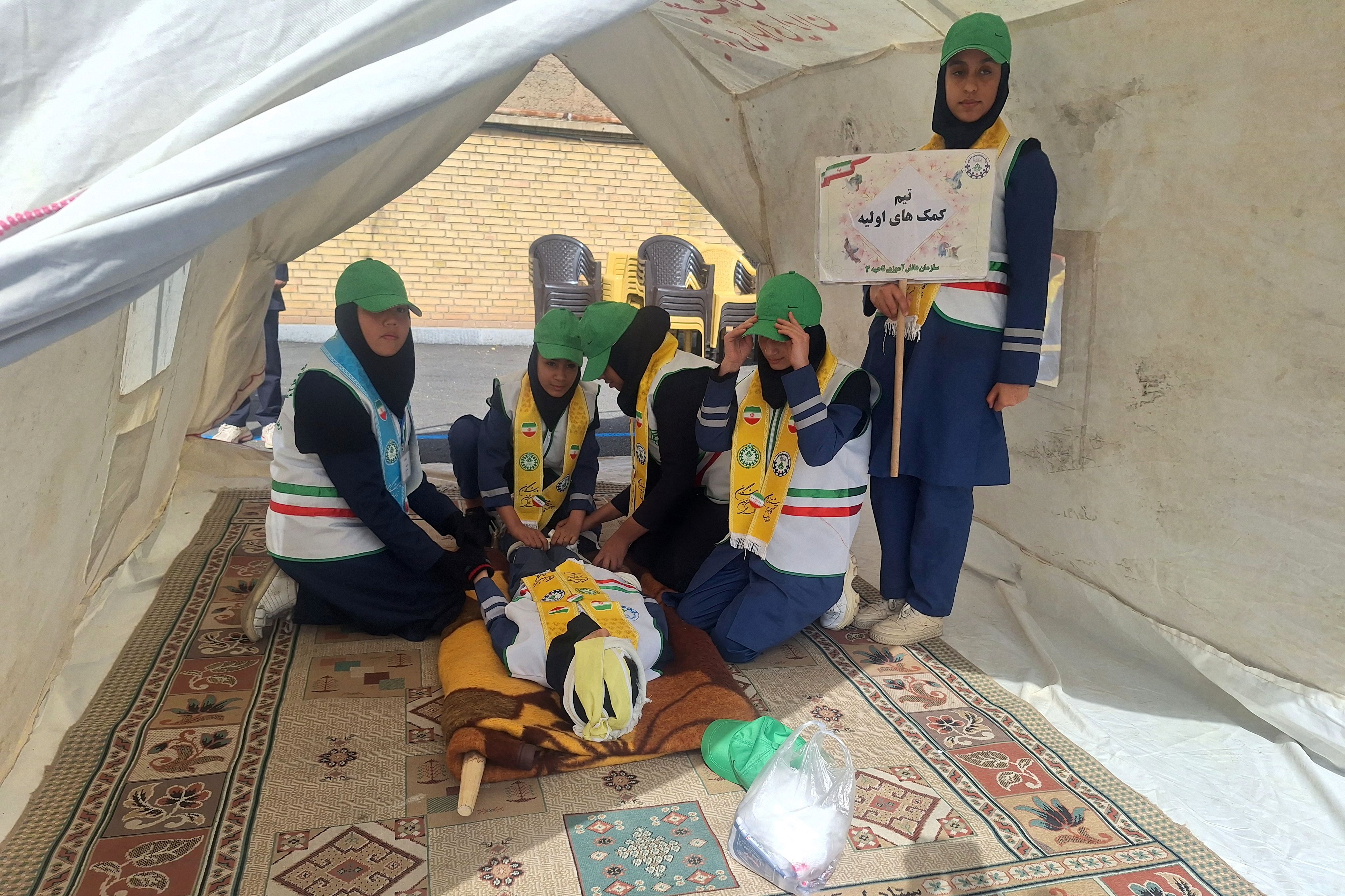 مانور مهارت‌های تشکیلاتی پیشتازان هم‌دل، همفکر و همکار در شیراز